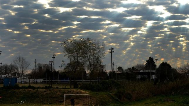 videos y cien testigos: ¿que dice la investigacion sobre el ovni que vieron en los hornos?