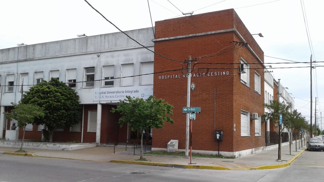 Conmoción en por el hallazgo de un feto en la puerta del Hospital Cestino