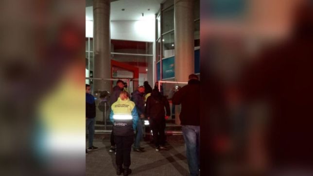 video: asi desalojaban una fiesta clandestina en pleno centro de la plata