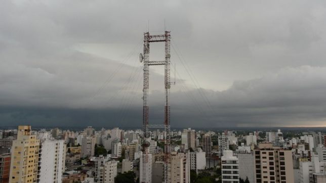 la plata en alerta amarillo por tormentas, fuertes vientos y hasta la ocasional caida de granizo