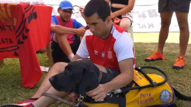 un atleta ciego de la plata necesita un perro guia y lanzo una campana para conseguirlo