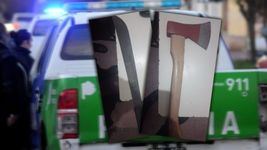 un hombre quiso matar a sus sobrinos con un hacha y un machete en un barrio de la plata un hombre quiso matar a sus sobrinos con un hacha y un machete en un barrio de la plata