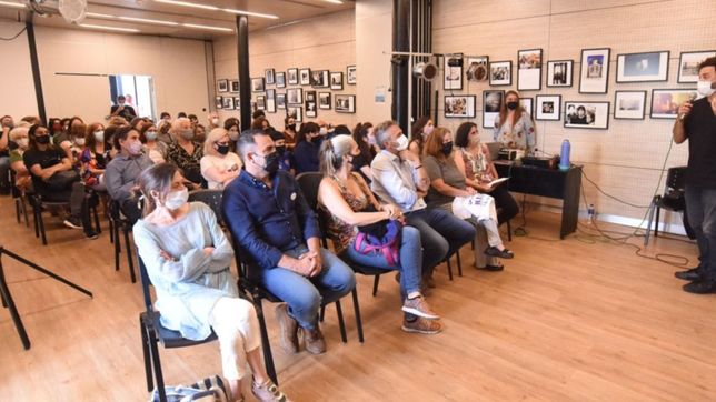 huellas digitales de la memoria despidio el ano con un emotivo acto en la plata