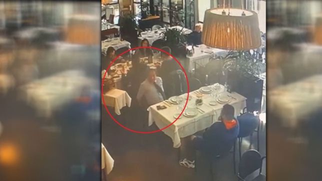 videos: de saco y corbata, un hombre roba billeteras en bares y restaurantes de la plata