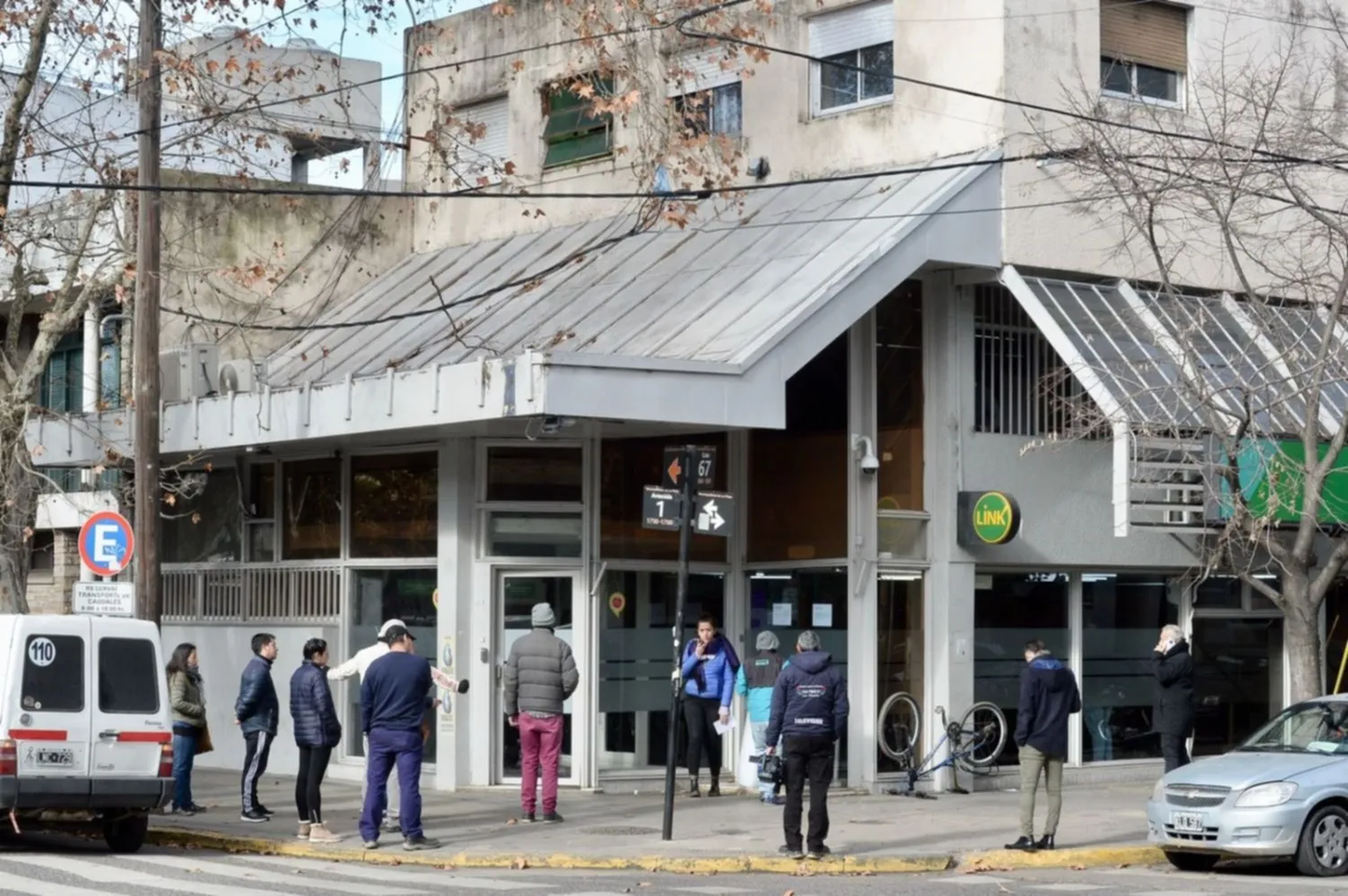 Robo golpe comando Banco Provincia 1 y 67 La Plata.jpg