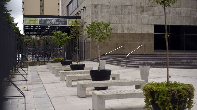 hallaron a una joven muerta en el subsuelo del teatro argentino