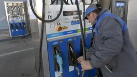 ypf aplico un nuevo aumento del 2,5% en los combustibles y anticipa que habra mas subas ypf aplico un nuevo aumento del 2,5% en los combustibles y anticipa que habra mas subas
