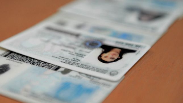 cayo una mujer acusada de robarle la identidad a su sobrina para tramitar la nacionalidad