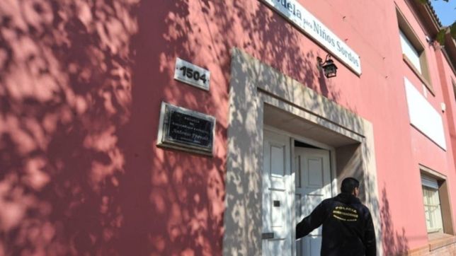 avanza la orden de detencion del cura acusado por abusos en el provolo y vive en italia