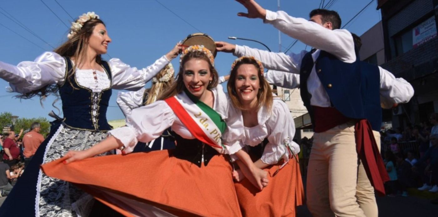 En el marco de la 47° Fiesta Provincial del Inmigrante, este domingo se realizará el tradicional Arribo Simbólico en la Explanada Puerto La Plata. En el marco de la 47° Fiesta Provincial del Inmigrante, este domingo se realizará el tradicional Arribo Simbólico en la Explanada Puerto La Plata.