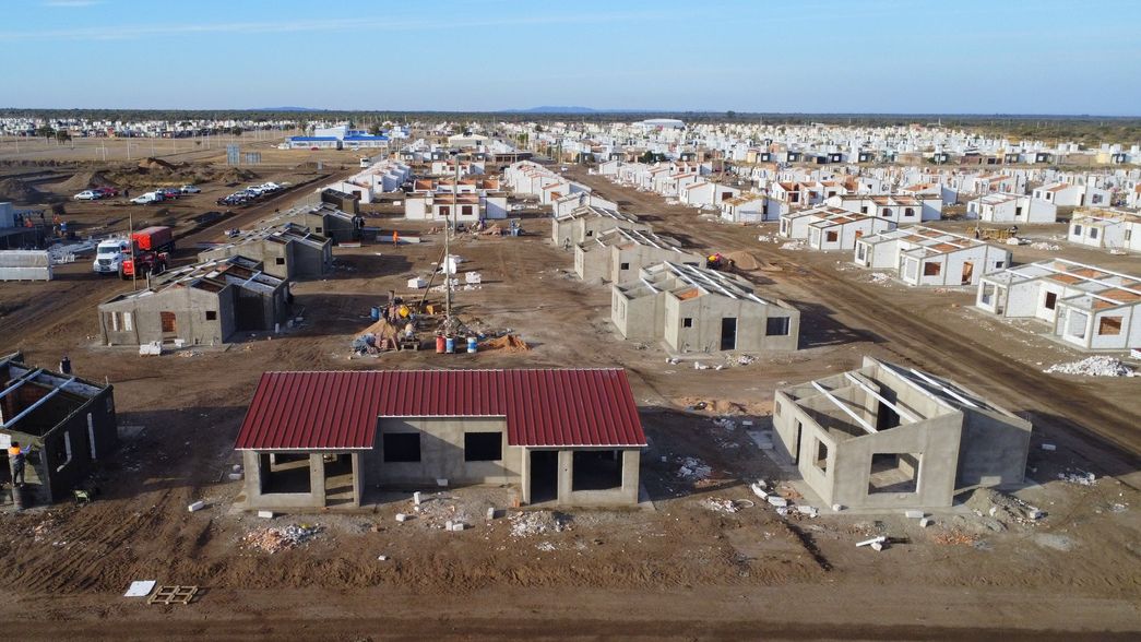 Dos dormitorios, casi 60 metros cuadrados y todos los servicios: así son las viviendas que sorteará la Provincia