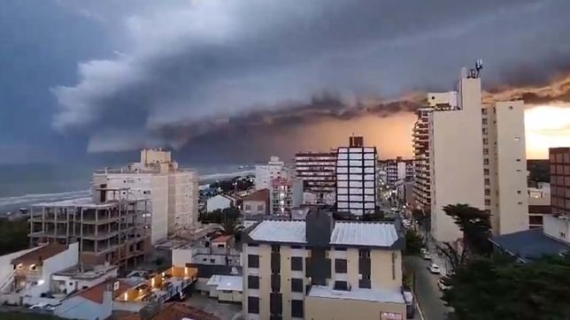 hay dos muertos por el violento tornado en miramar