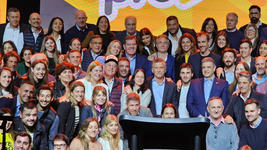 dos platenses del pro estuvieron en el acto de mauricio macri y subieron al escenario dos platenses del pro estuvieron en el acto de mauricio macri y subieron al escenario