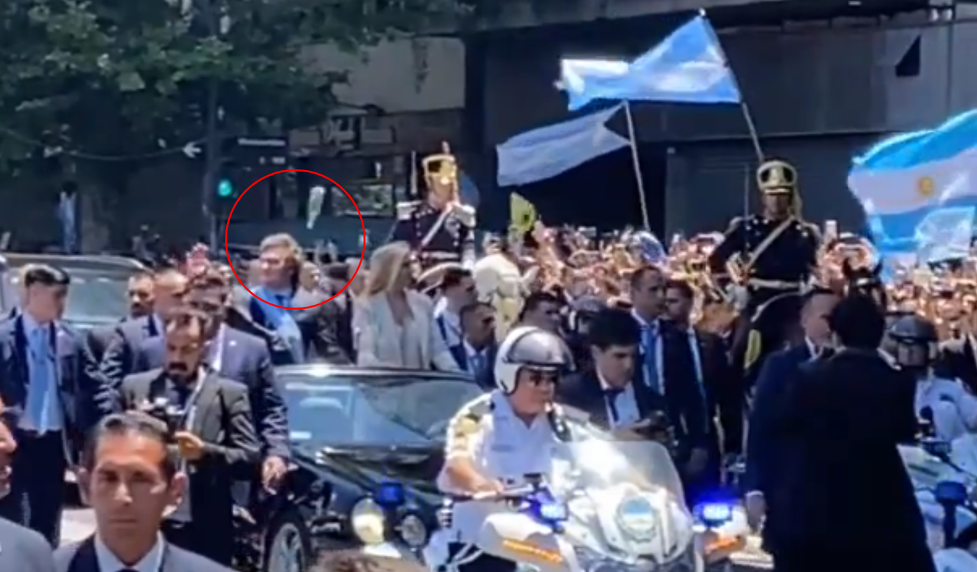 TAPA BOTELLAZO A MILEI.png