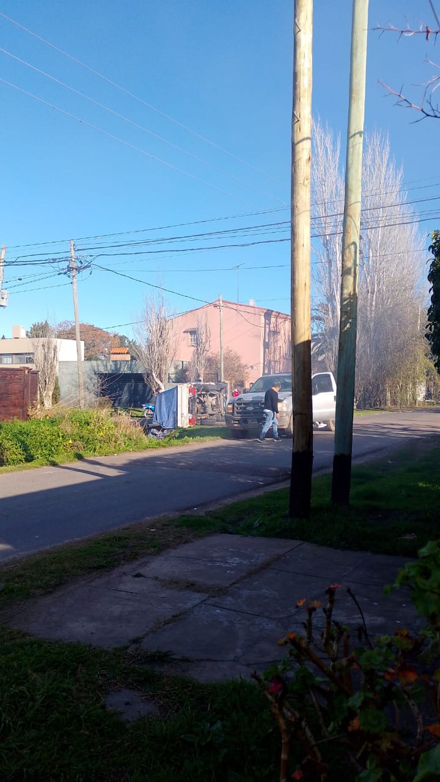 Los dos vehículos que protagonizaron el accidente de tránsito en City Bell
