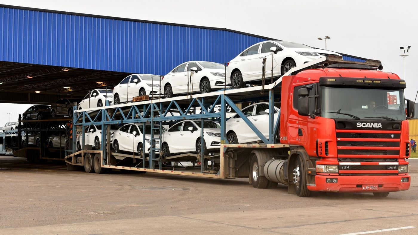El Gobierno avanza con un decreto para reducir retenciones a la exportación de autos.