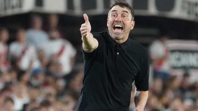 la dura sancion que recibiria coudet que impactara cuando river visite a gimnasia en el bosque