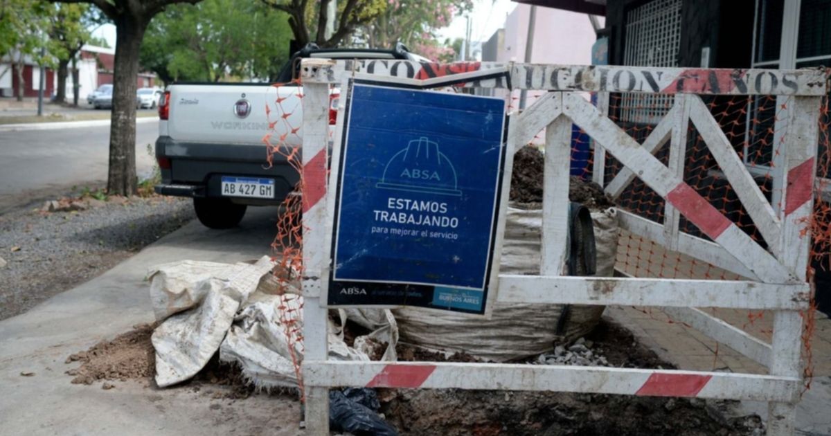 Por trabajos en la red falta agua en varias zonas de La Plata