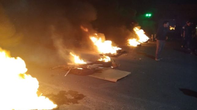 tension, bronca y desidia: los platenses salen a la calle a dos dias del corte de edelap