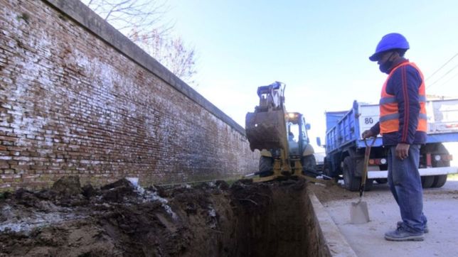 avanza la obra hidraulica que bajara el riesgo de inundaciones en un barrio de la plata