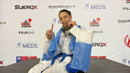 tiene 15 anos, gano dos oros y pelea por un lugar en la seleccion de taekwondo