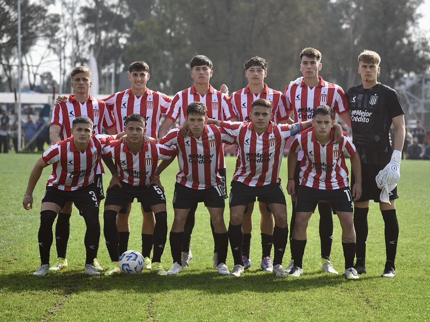 Estudiantes Reserva formación clásico