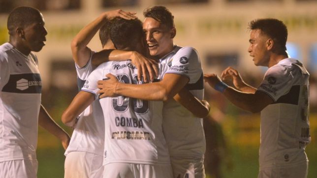 gimnasia ya tiene rival para los cuartos de final y definira la serie en el bosque