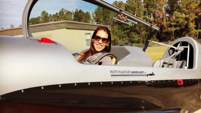 la historia de jenny dillon, la platense considerada la primera piloto acrobata del pais