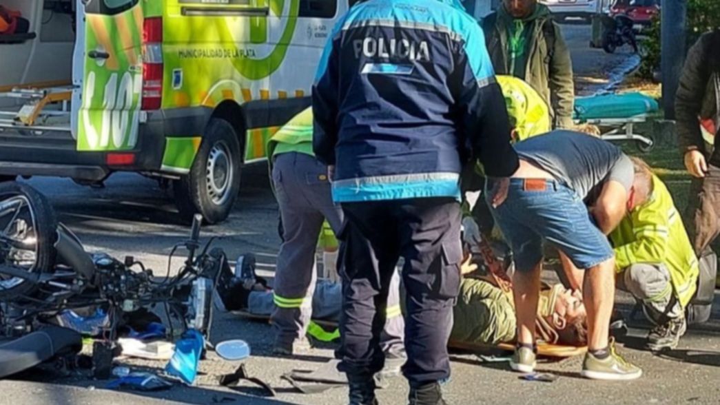 Un tremendo choque casi termina en tragedia en el Camino Centenario