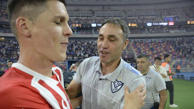 entre el pincha y velez: la imagen de desabato en una final a corazon partido