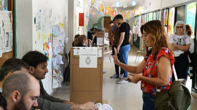 cerraron los comicios y hay gran expectativa por saber quien sera el proximo presidente