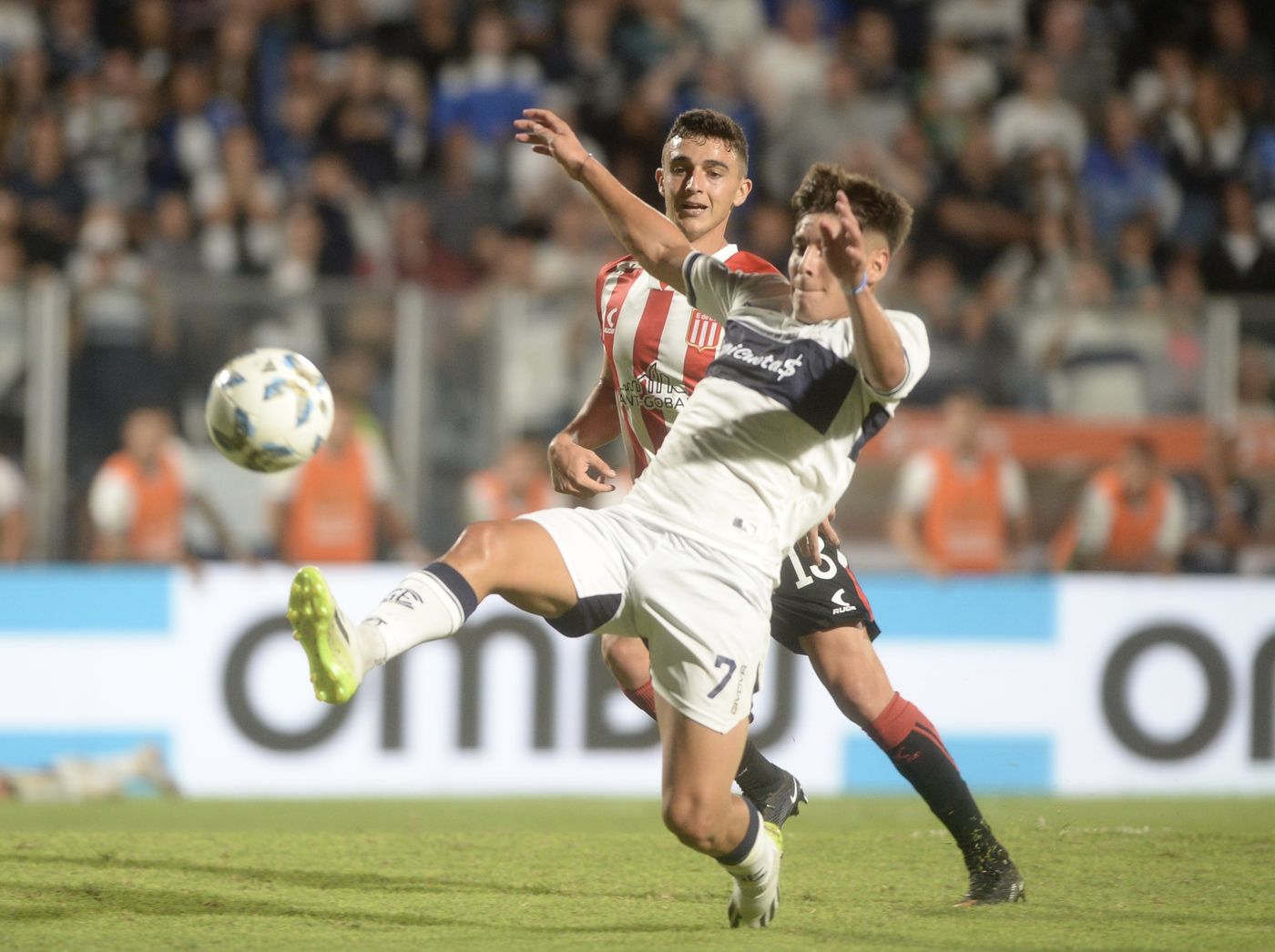 Gimnasia Estudiantes Dominguez.jpg