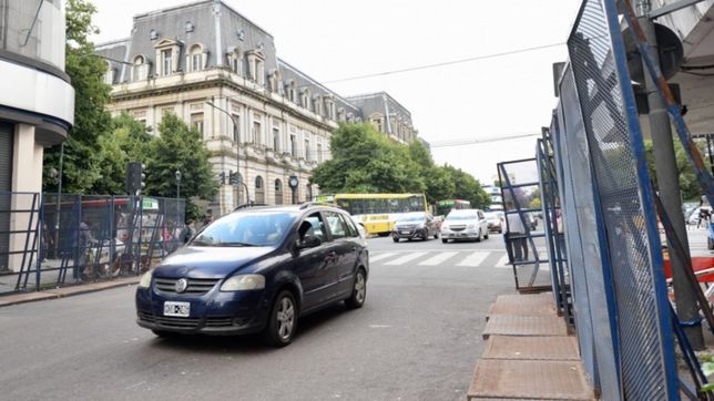 river vs. boca: asi quedo preparada la esquina de 7 y 50 para los festejos