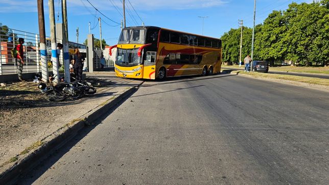 ¿cual es el estado de salud del motociclista de la plata que fue amputado tras chocar con un micro?