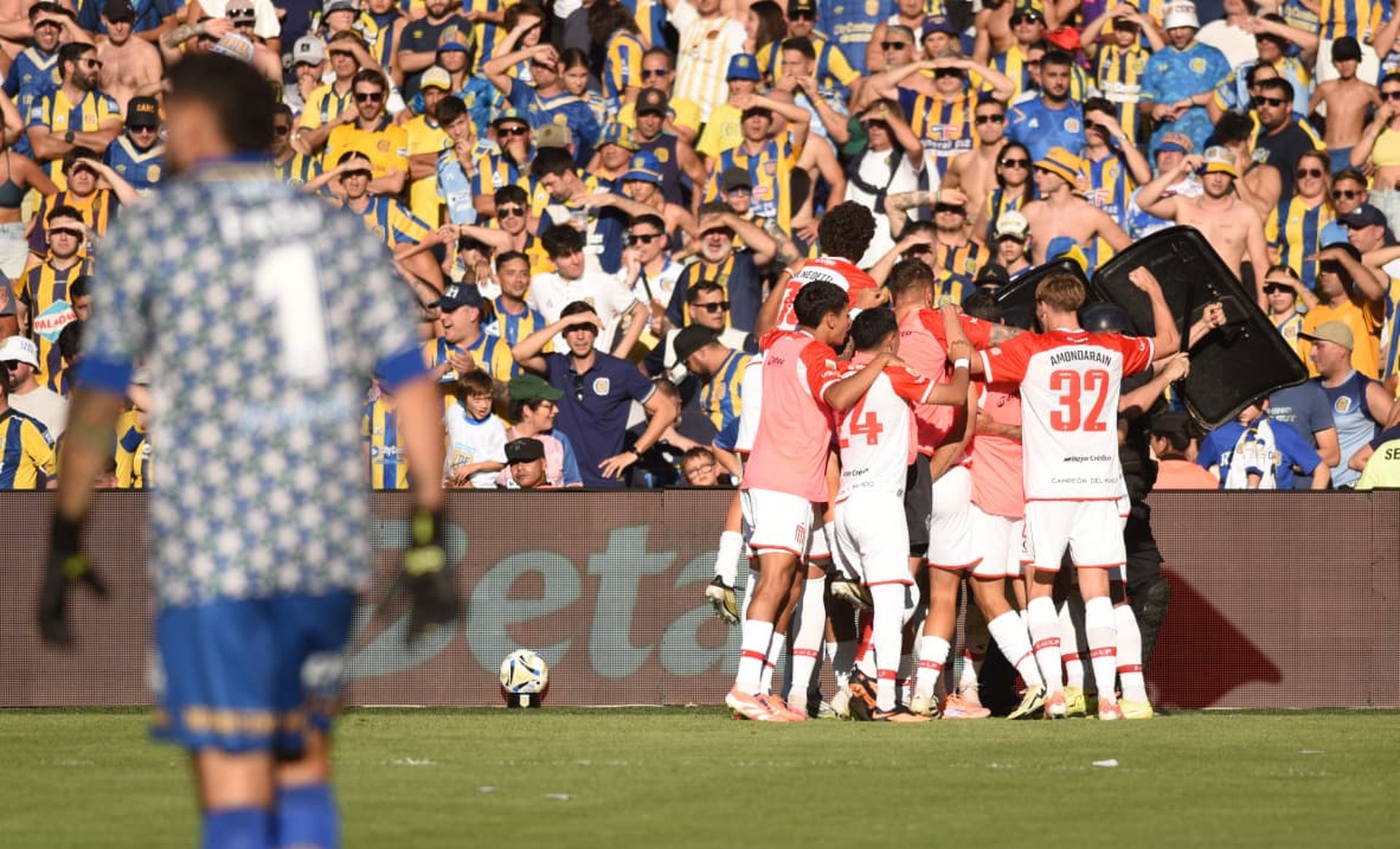 Rosario Central Estudiantes festejo gol 5