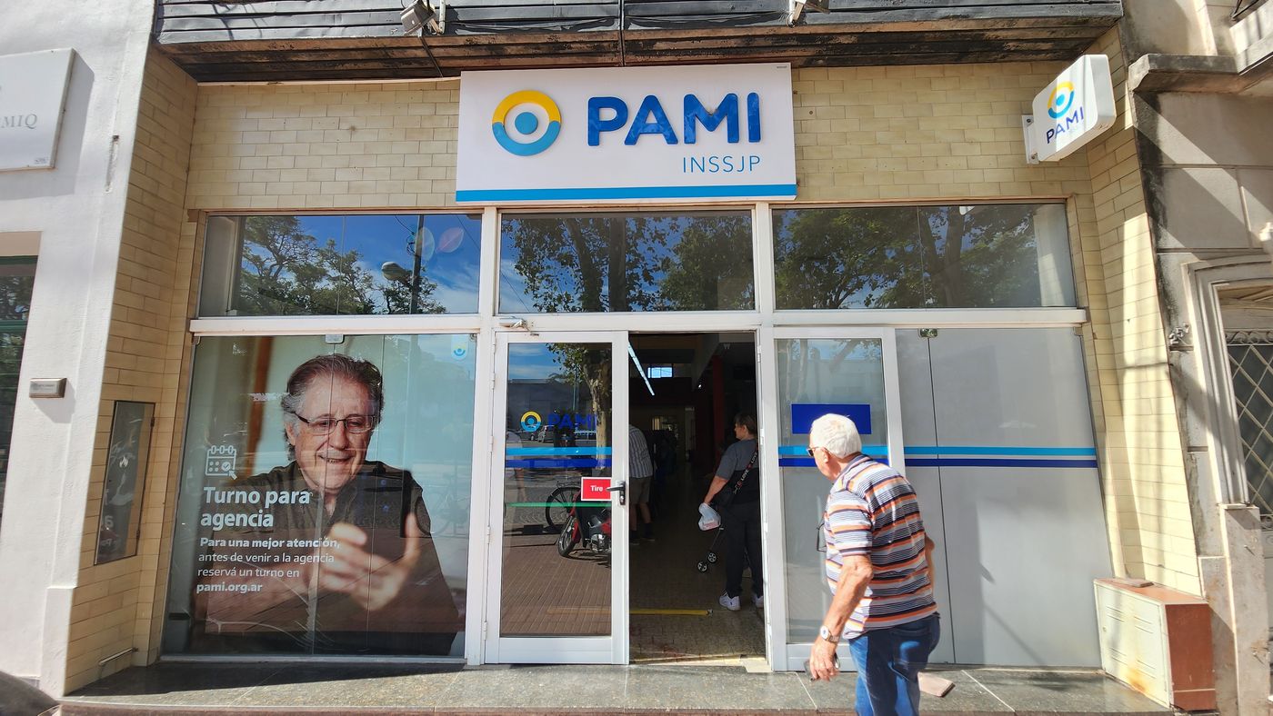 PAMI negó las denuncias por sobreprecios en la venta de lentes intraoculares PAMI negó las denuncias por sobreprecios en la venta de lentes intraoculares