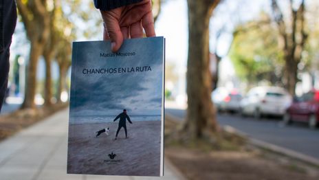 Una novela sobre periodismo, La Plata y el paso del tiempo: Matías Moscoso presenta Chanchos en la ruta Una novela sobre periodismo, La Plata y el paso del tiempo: Matías Moscoso presenta Chanchos en la ruta