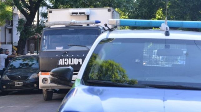 hallaron muerto a un comisario en 122 y 80