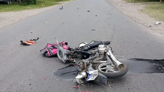 un motociclista choco con un utilitario, murio y se convirtio en la segunda victima de 2026