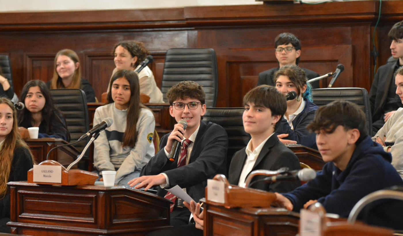 Estudiantes secundarios Parlamento de la Juventud Concejo Deliberante