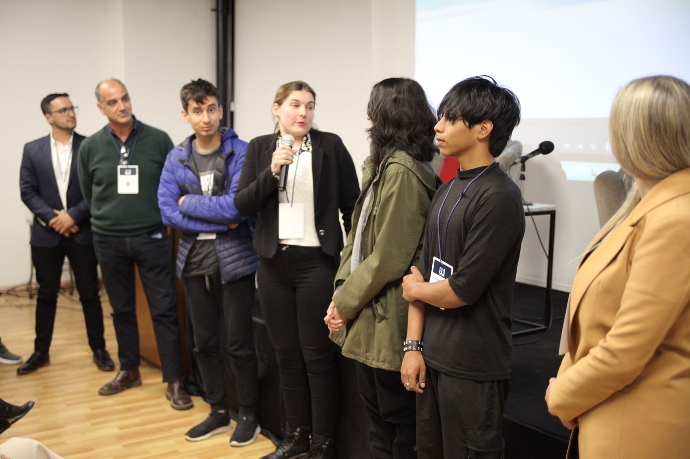 Docentes y estudiantes de la Escuela Técnica N°7 también recibieron un reconocimiento durante el encuentro. 