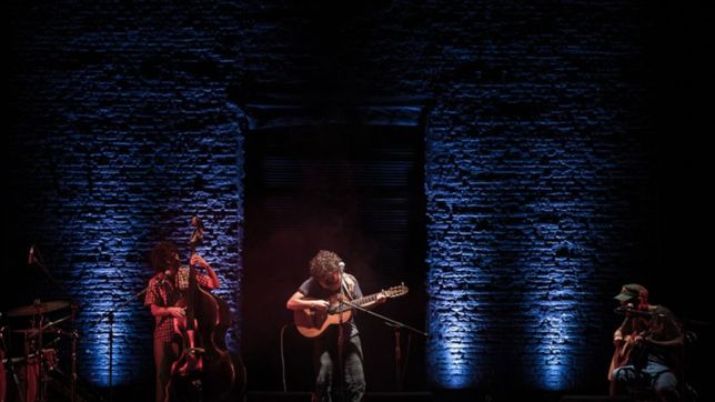 ¡viernes con grandes artistas! adrian berra, connie isla, kiss my ass y mas