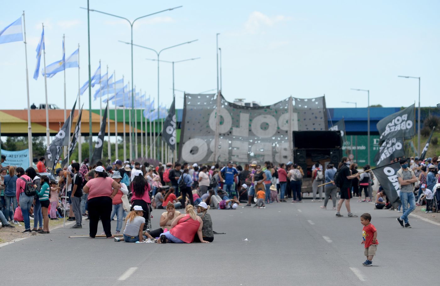 Autopista La Plata Buenos Aires Ensenada Protesta polo obrero 2