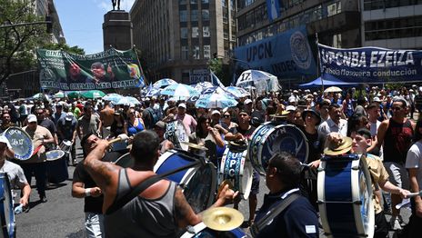 La CGT se reúne para definir su estrategia contra la reforma laboral y analiza convocar a un paro general La CGT se reúne para definir su estrategia contra la reforma laboral y analiza convocar a un paro general