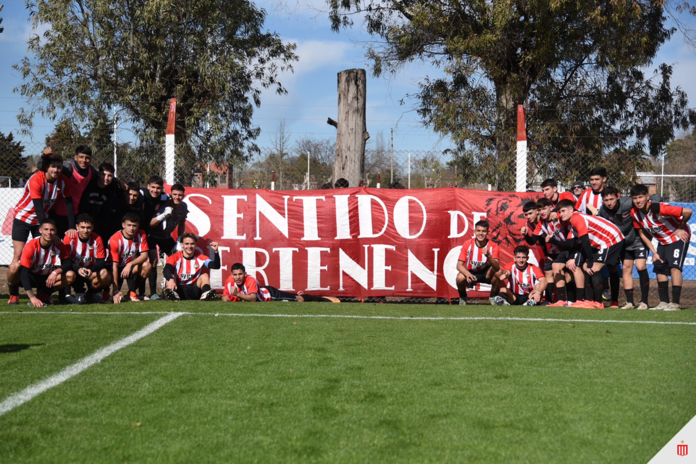 Estudiantes Carlos Acuña.png