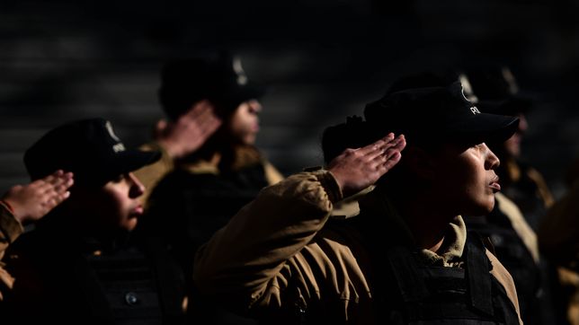 asi quedaran los salarios de la policia bonaerense tras el aumento que confirmo la provincia
