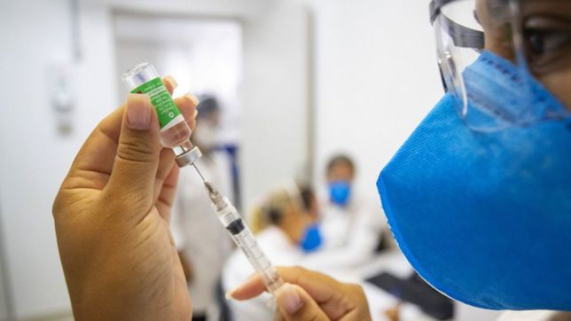 cuarta dosis contra el covid-19: ¿quienes y desde cuando empezarian a recibirla?