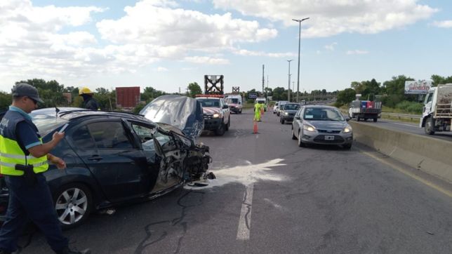 fuertes accidentes de transito en la autopista y ruta 2 dejaron al menos dos heridos