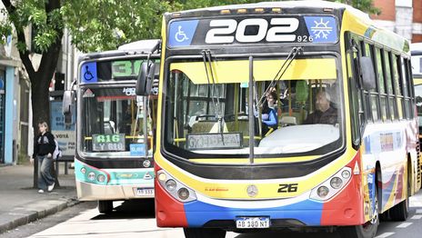 Viajar en micro todos los días para ir y volver del trabajo cuesta por lo menos $50.000 al mes