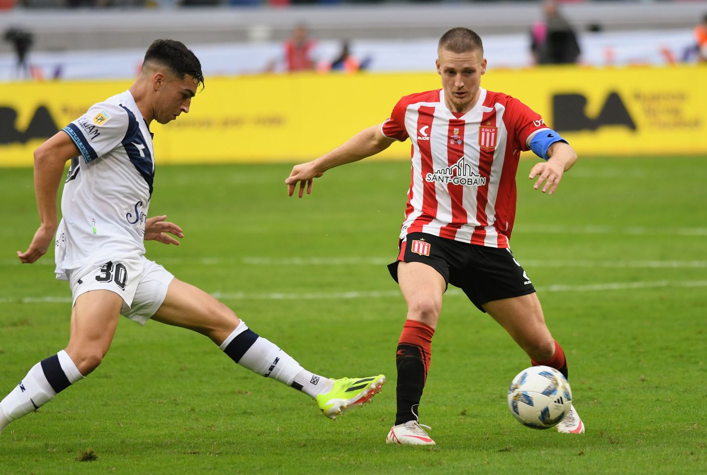 Estudiantes Vélez Final Copa de la Liga Santiago Ascacibar (2).JPG